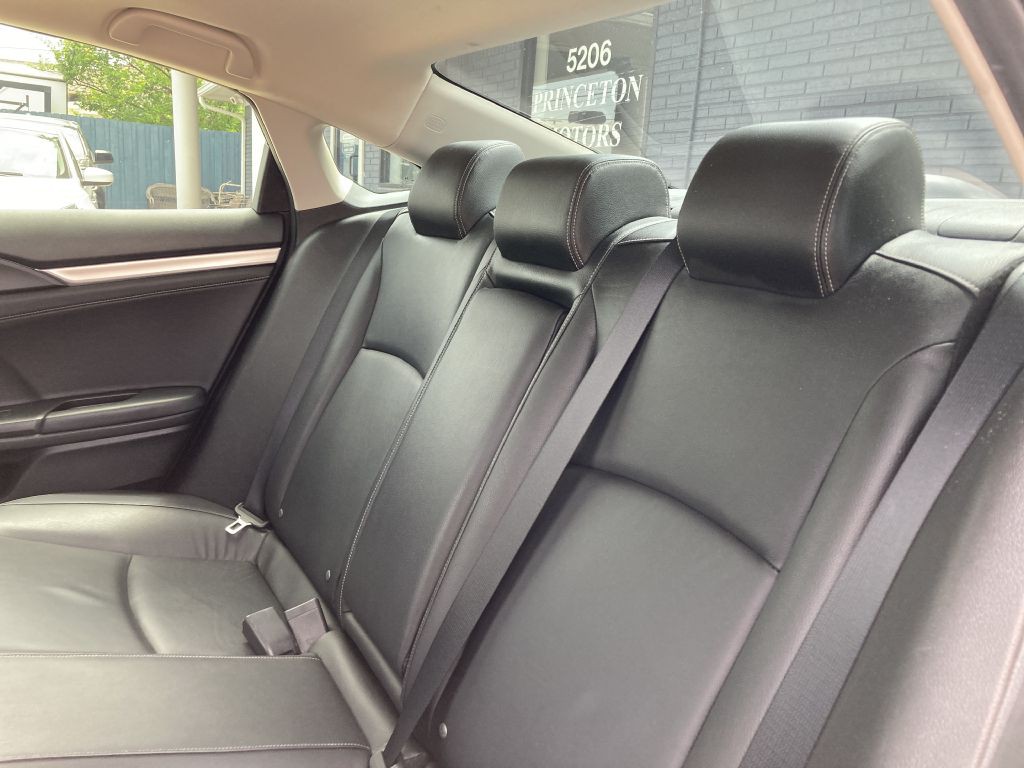 2018 Honda Civic Image 21