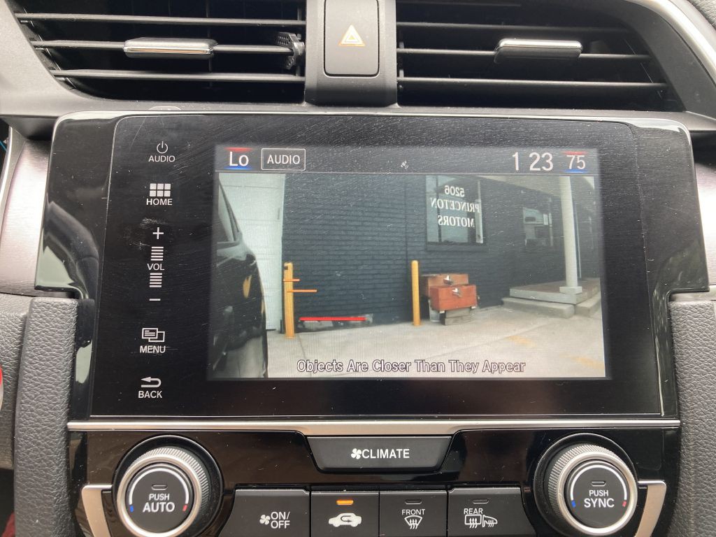 2018 Honda Civic Image 30