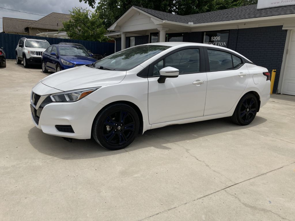 2021 Nissan Versa Image 5