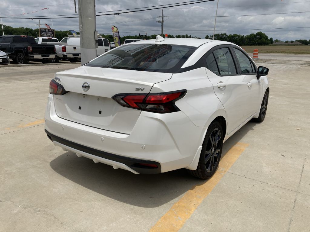 2021 Nissan Versa Image 9