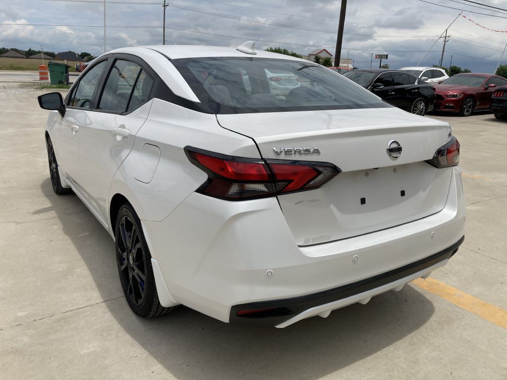 2021 Nissan Versa Image 10