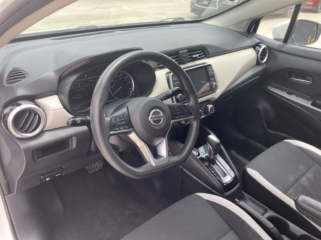 2021 Nissan Versa Image 15