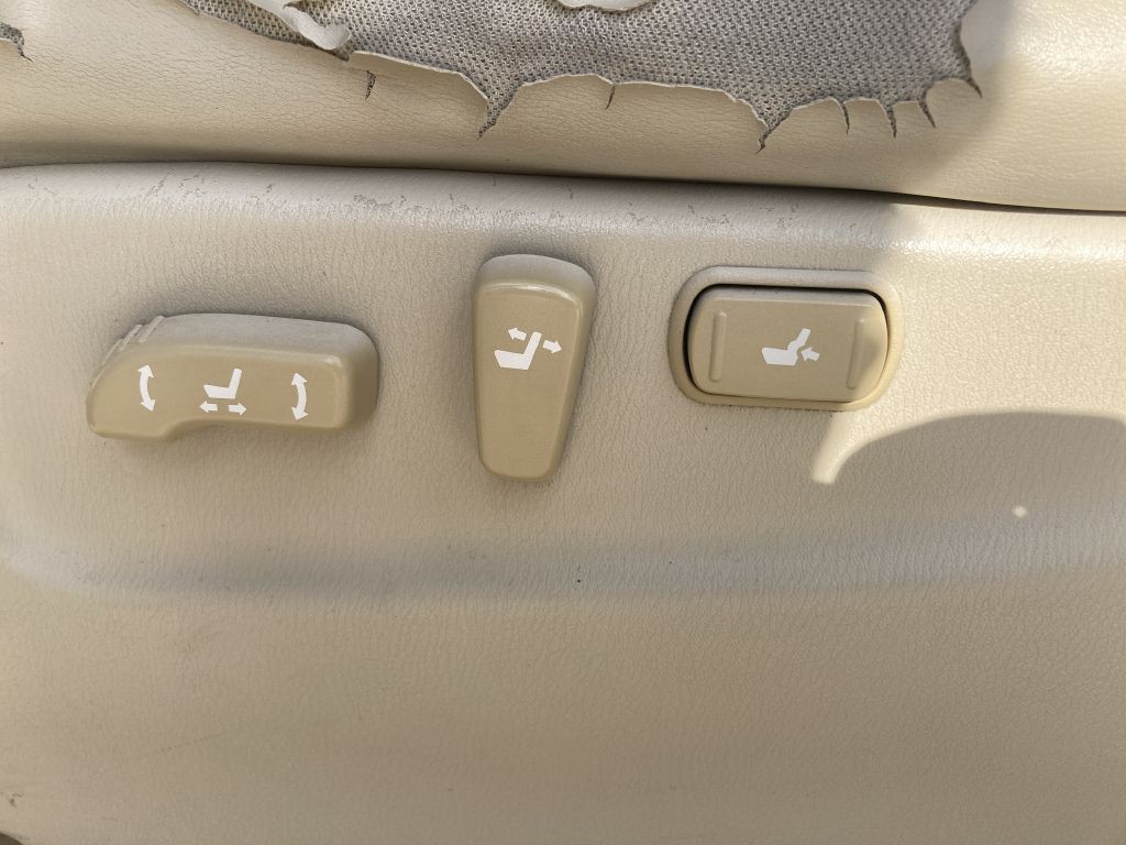 2011 INFINITI QX56 Image 17