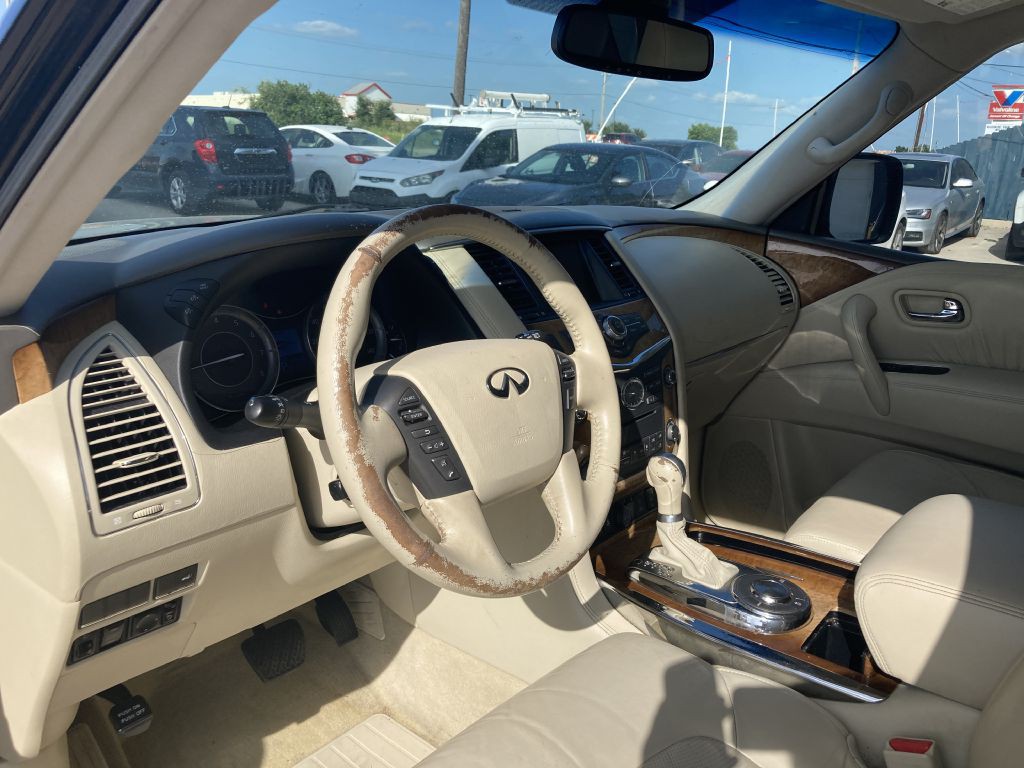 2011 INFINITI QX56 Image 18