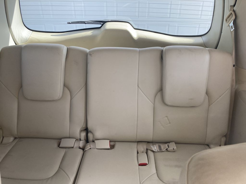 2011 INFINITI QX56 Image 25
