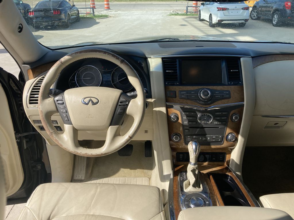 2011 INFINITI QX56 Image 26