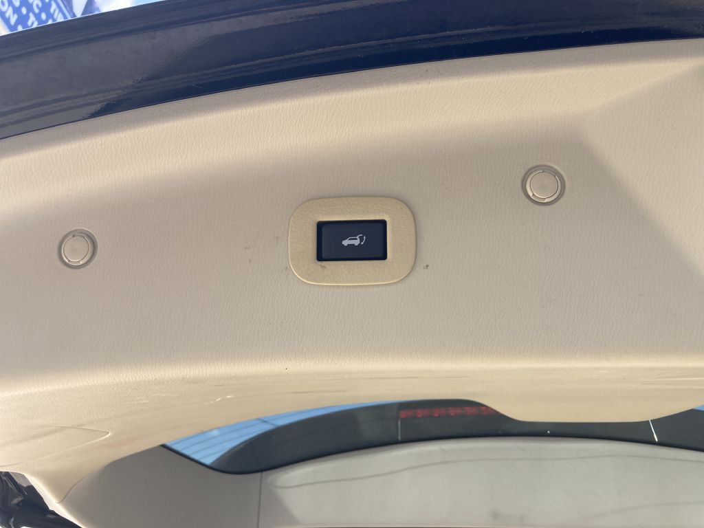 2011 INFINITI QX56 Image 28