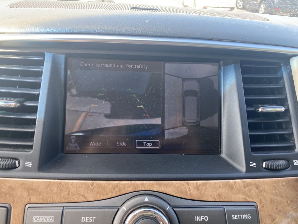 2011 INFINITI QX56 Image 36