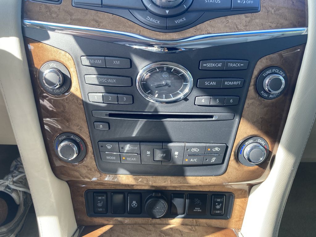 2011 INFINITI QX56 Image 38