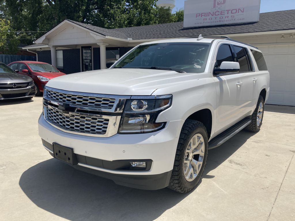 2016 Chevrolet Suburban Image 3