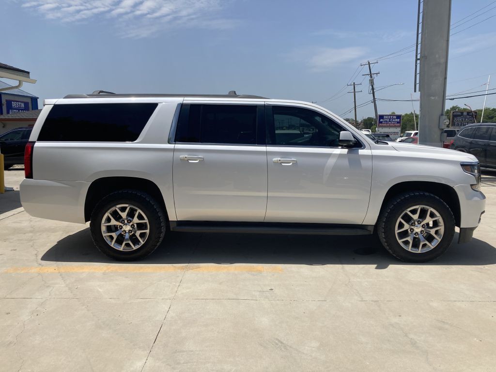 2016 Chevrolet Suburban Image 7