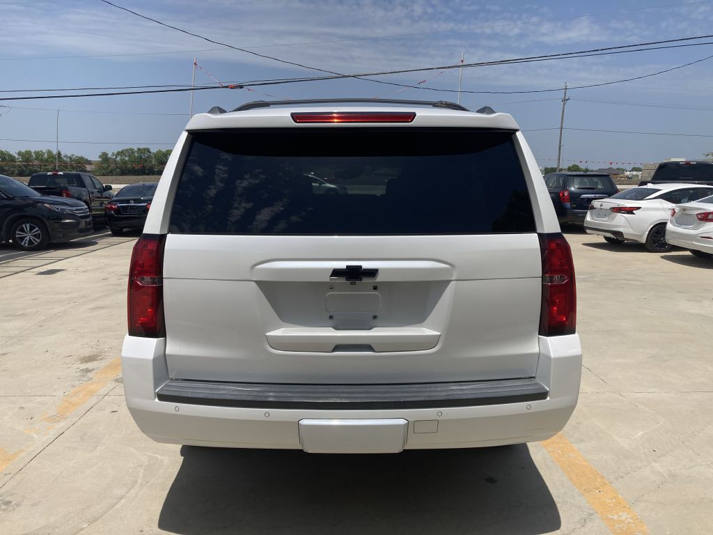 2016 Chevrolet Suburban Image 8