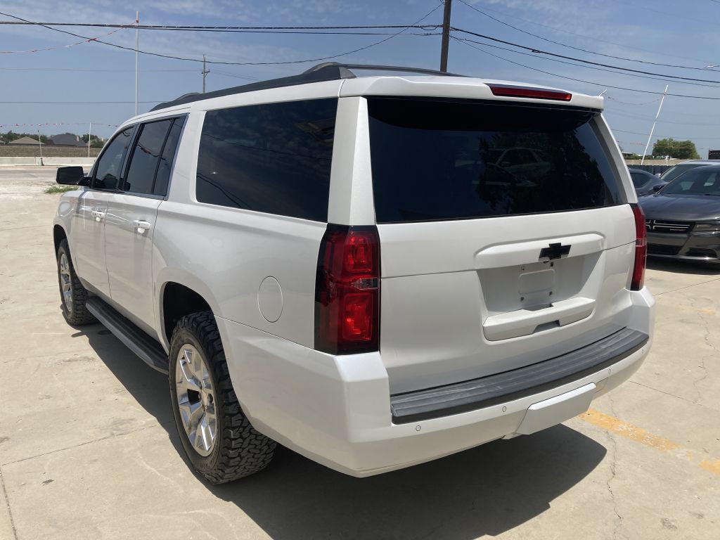 2016 Chevrolet Suburban Image 10