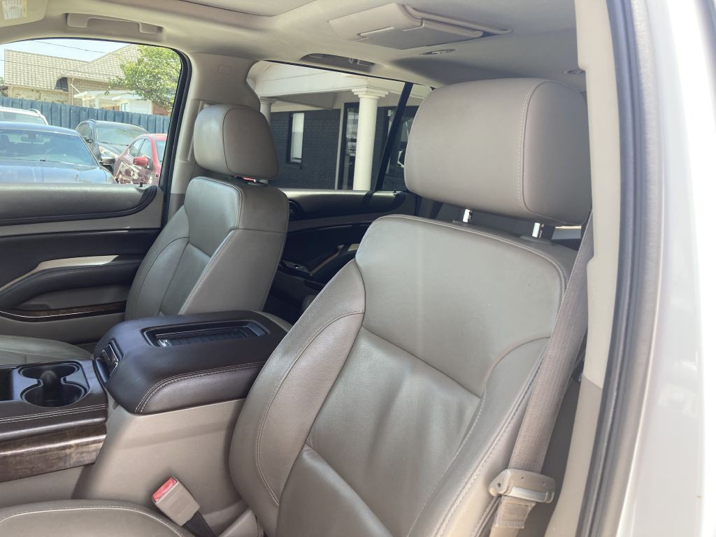2016 Chevrolet Suburban Image 17