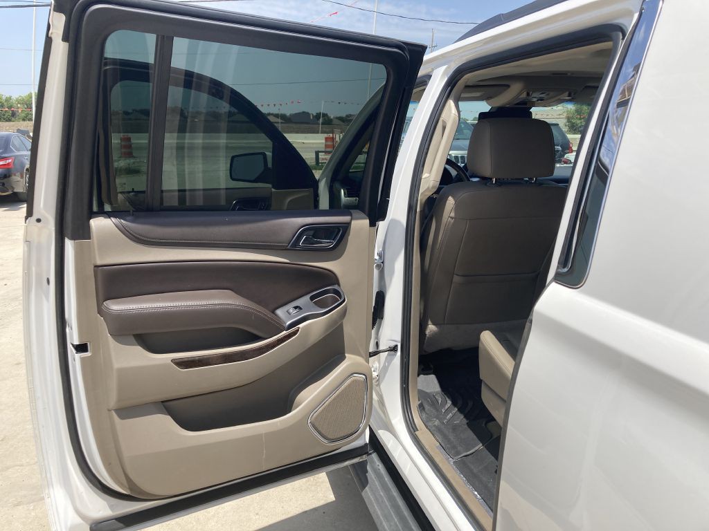 2016 Chevrolet Suburban Image 19