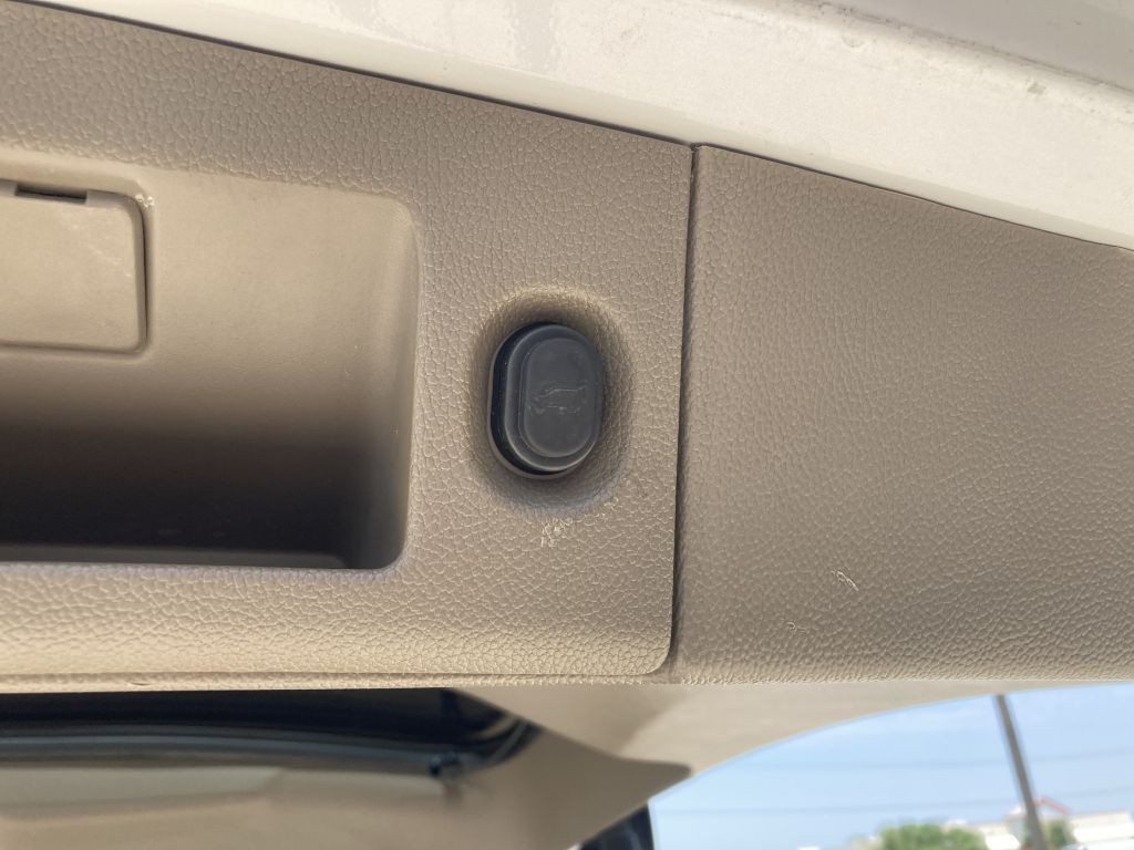 2016 Chevrolet Suburban Image 28