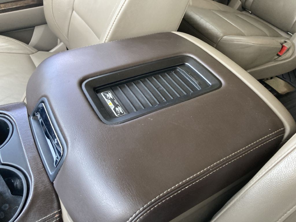 2016 Chevrolet Suburban Image 44