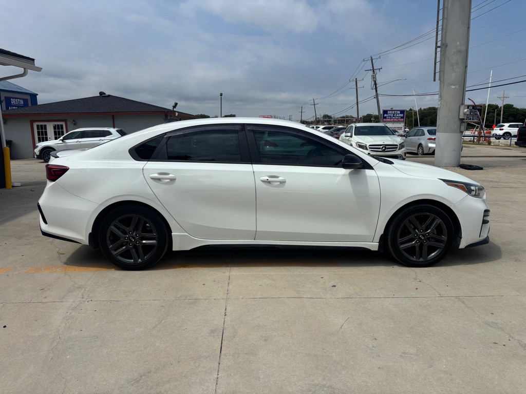 2021 Kia Forte Image 8