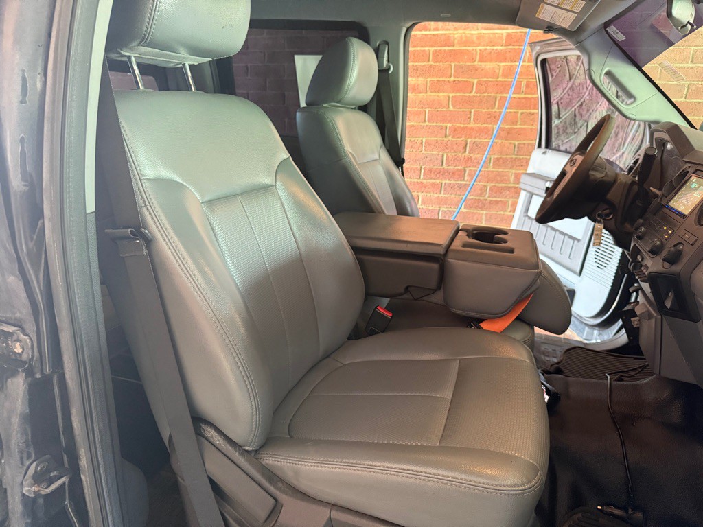 2011 Ford F-250 Image 11