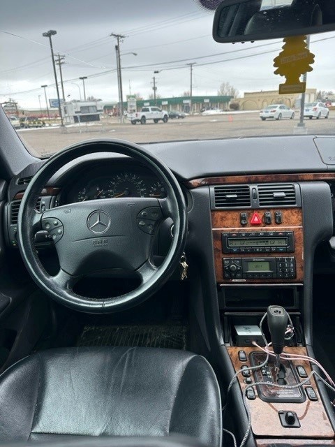 2000 Mercedes-Benz E-Class Image 5