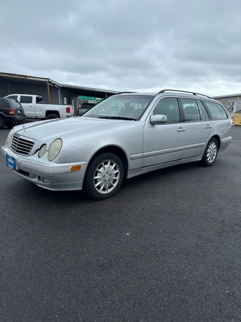 2000 Mercedes-Benz E-Class Image 12
