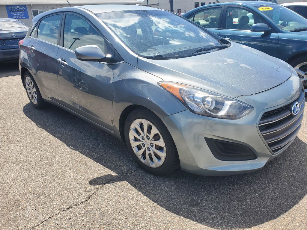 2017 Hyundai Elantra Image 1