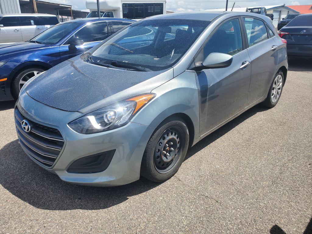 2017 Hyundai Elantra Image 3