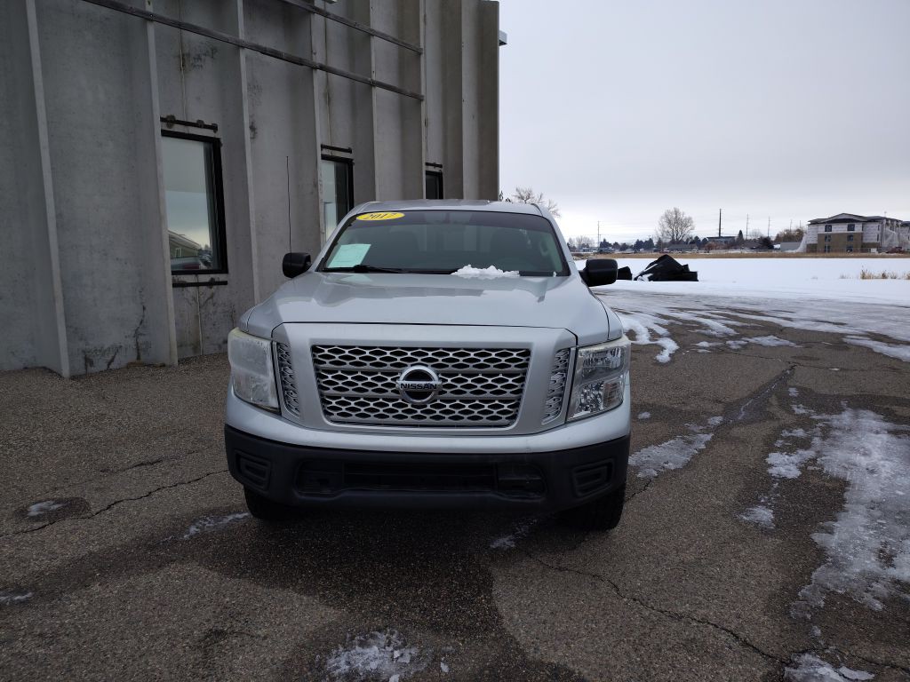2017 Nissan Titan Image 2