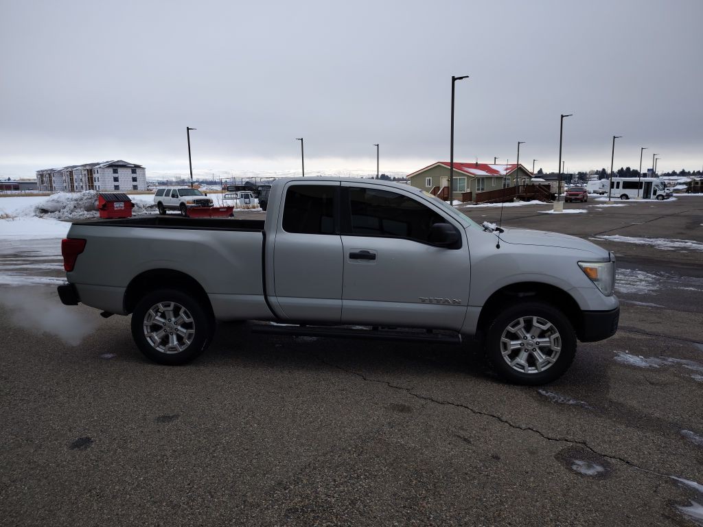 2017 Nissan Titan Image 5