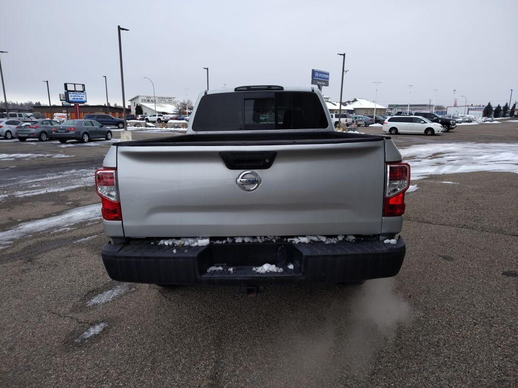2017 Nissan Titan Image 7
