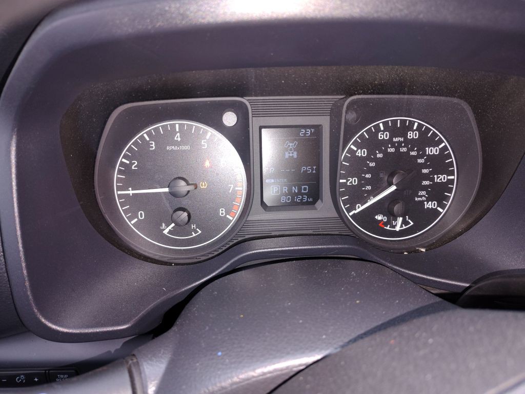 2017 Nissan Titan Image 11