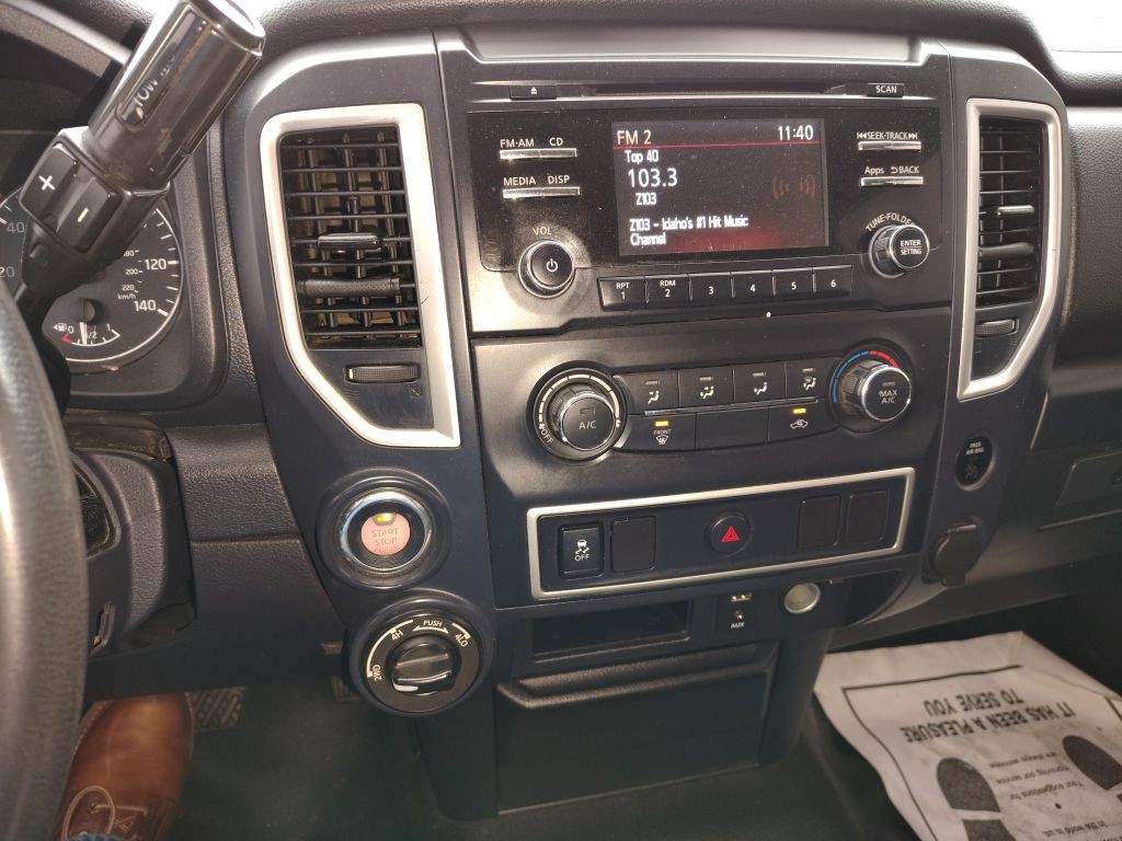 2017 Nissan Titan Image 12