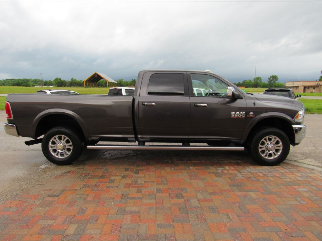 2018 RAM 3500 Image 2
