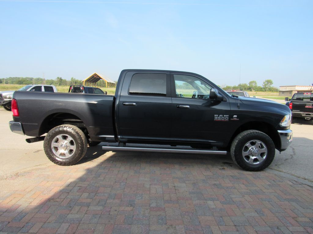 2018 RAM 3500 Image 2