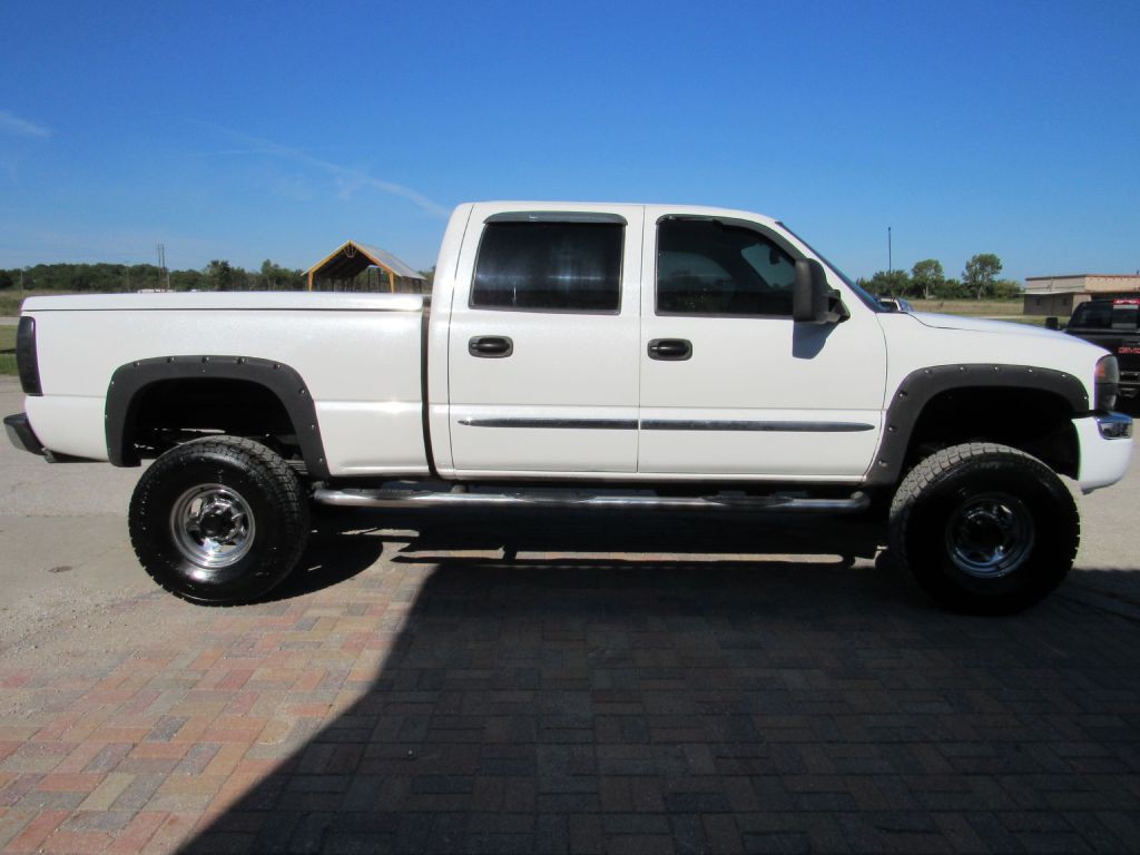 2006 GMC Sierra Image 2