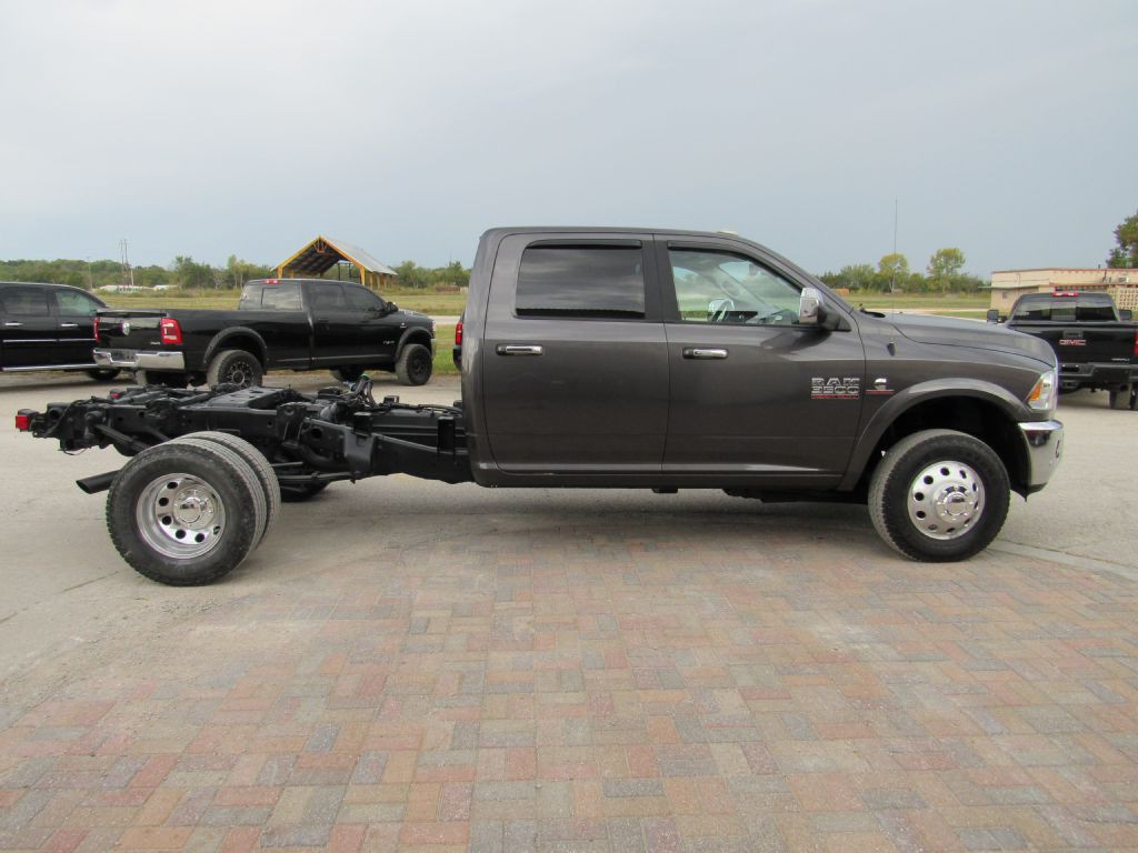 2018 RAM 3500 Image 2
