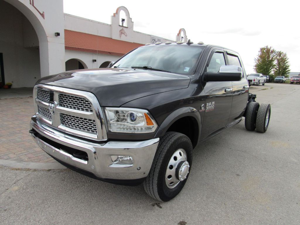 2018 RAM 3500 Image 3