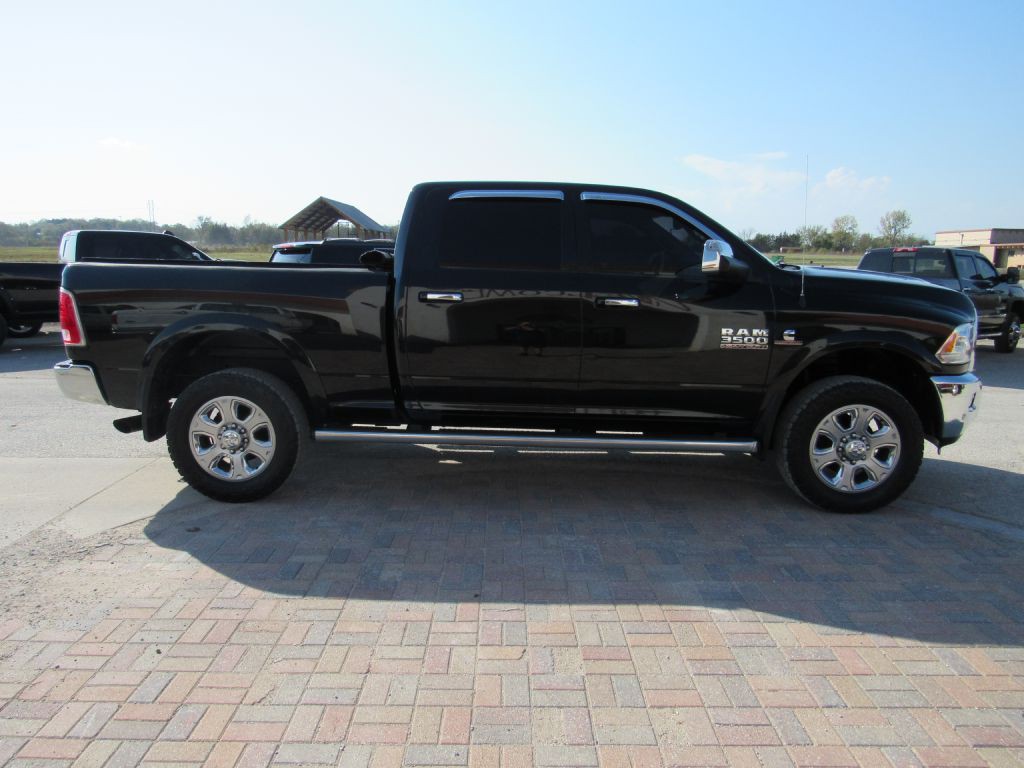 2016 RAM 3500 Image 2