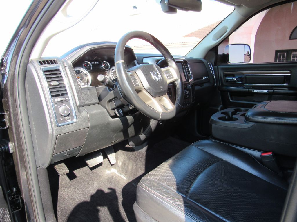 2016 RAM 3500 Image 7