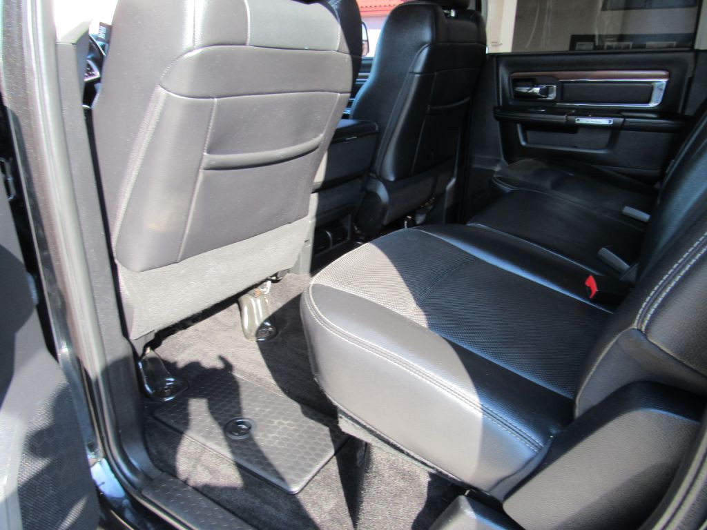 2016 RAM 3500 Image 9