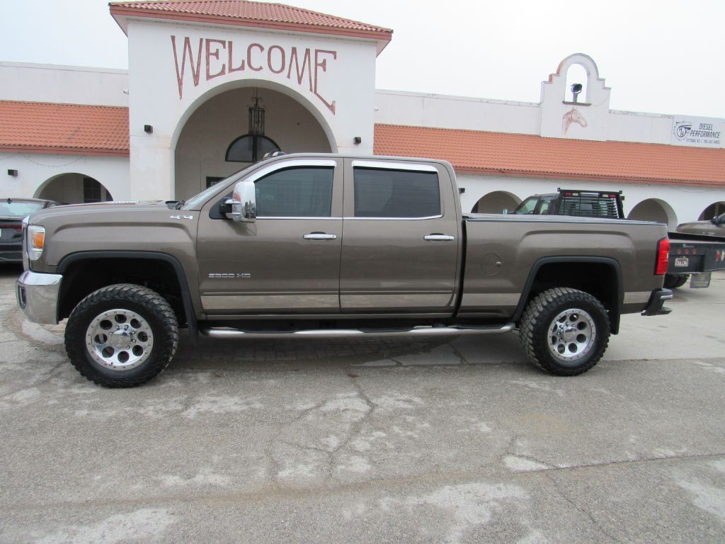2015 GMC Sierra Image 1