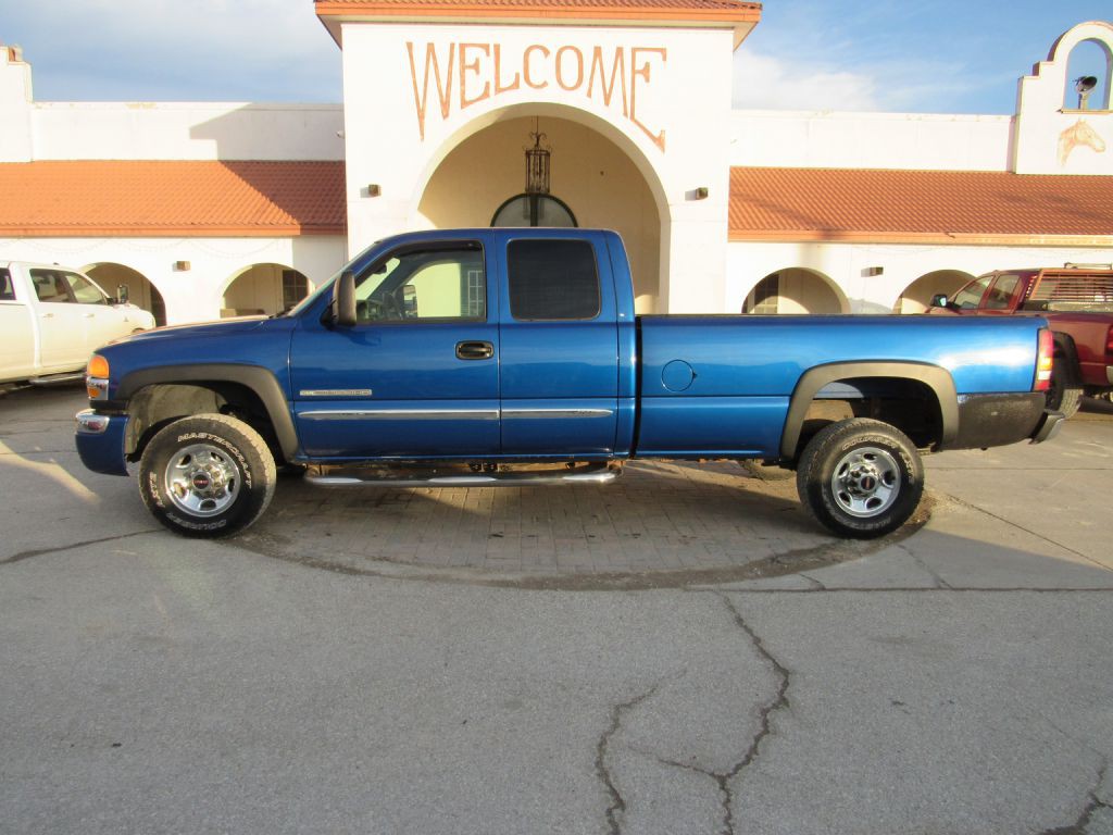 2004 GMC Sierra Image 1