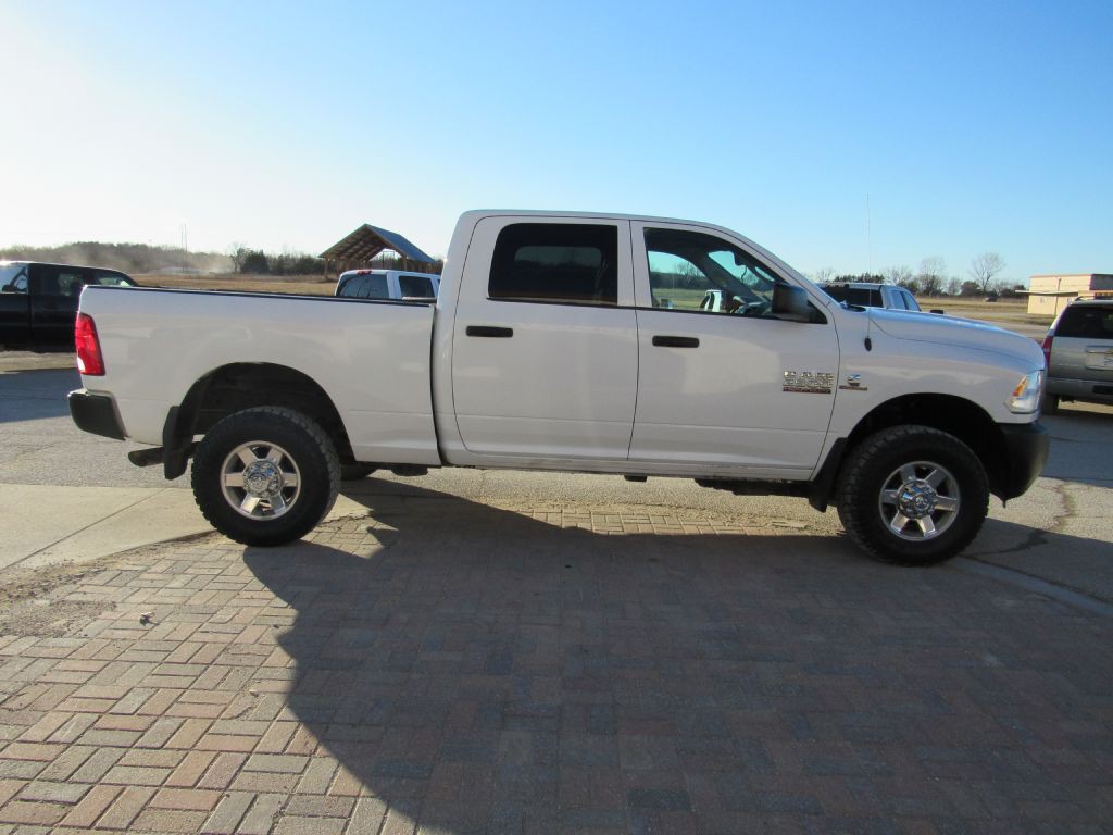 2016 RAM 2500 Image 2