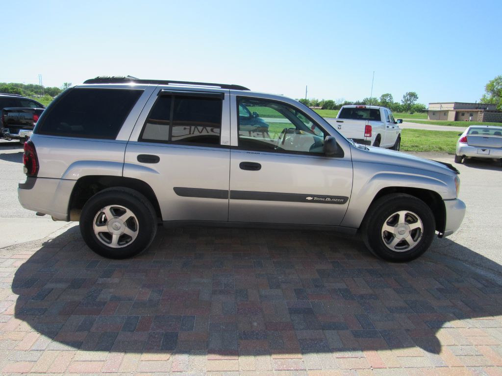 2004 Chevrolet Trailblazer Image 2