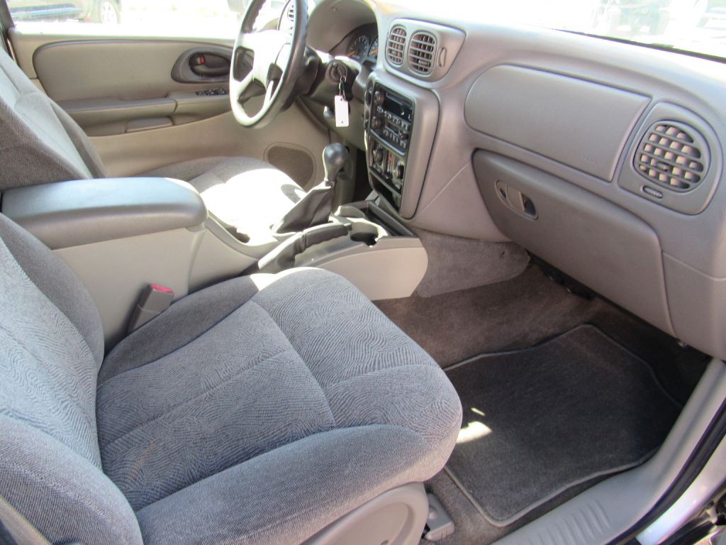 2004 Chevrolet Trailblazer Image 8