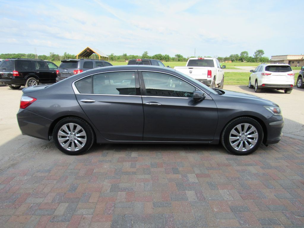 2015 Honda Accord Image 2