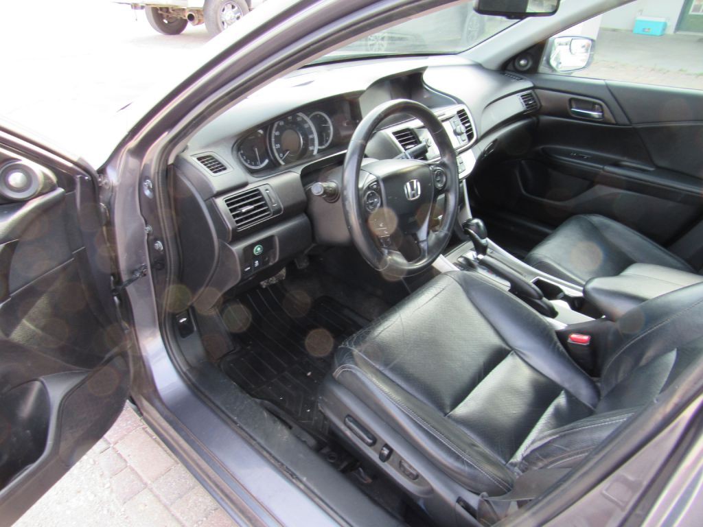 2015 Honda Accord Image 7