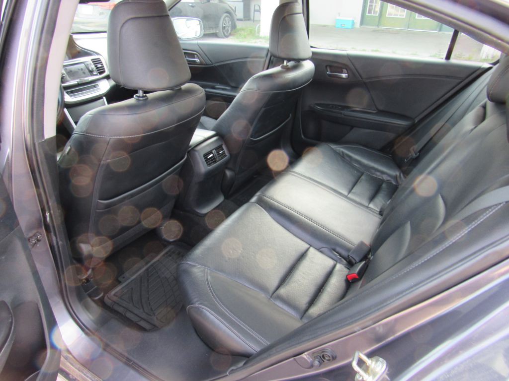2015 Honda Accord Image 9