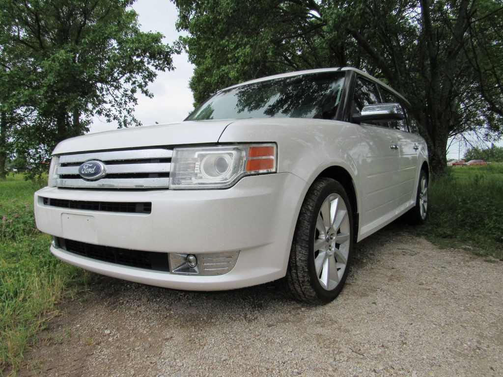 2011 Ford Flex Image 2
