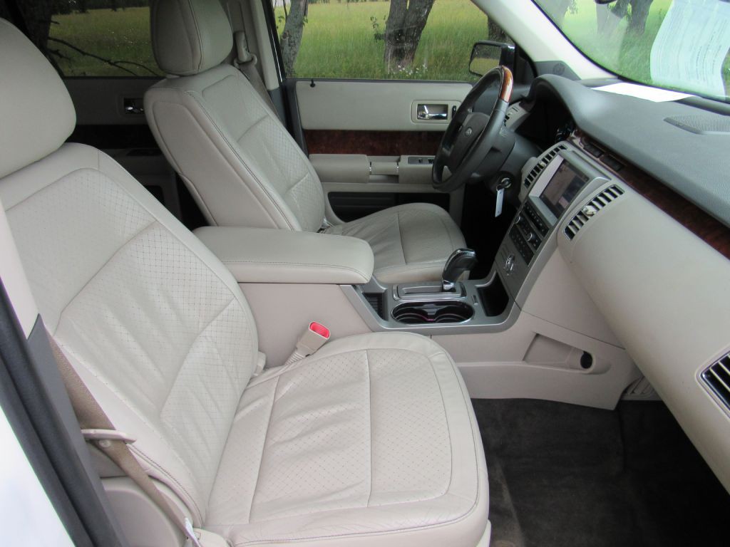 2011 Ford Flex Image 8